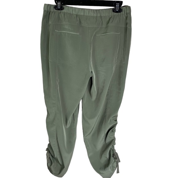 Chico’s New Sage Green Pull on Pants with Drawstring Leg Convert to Capri Size 0 - Picture 6 of 11